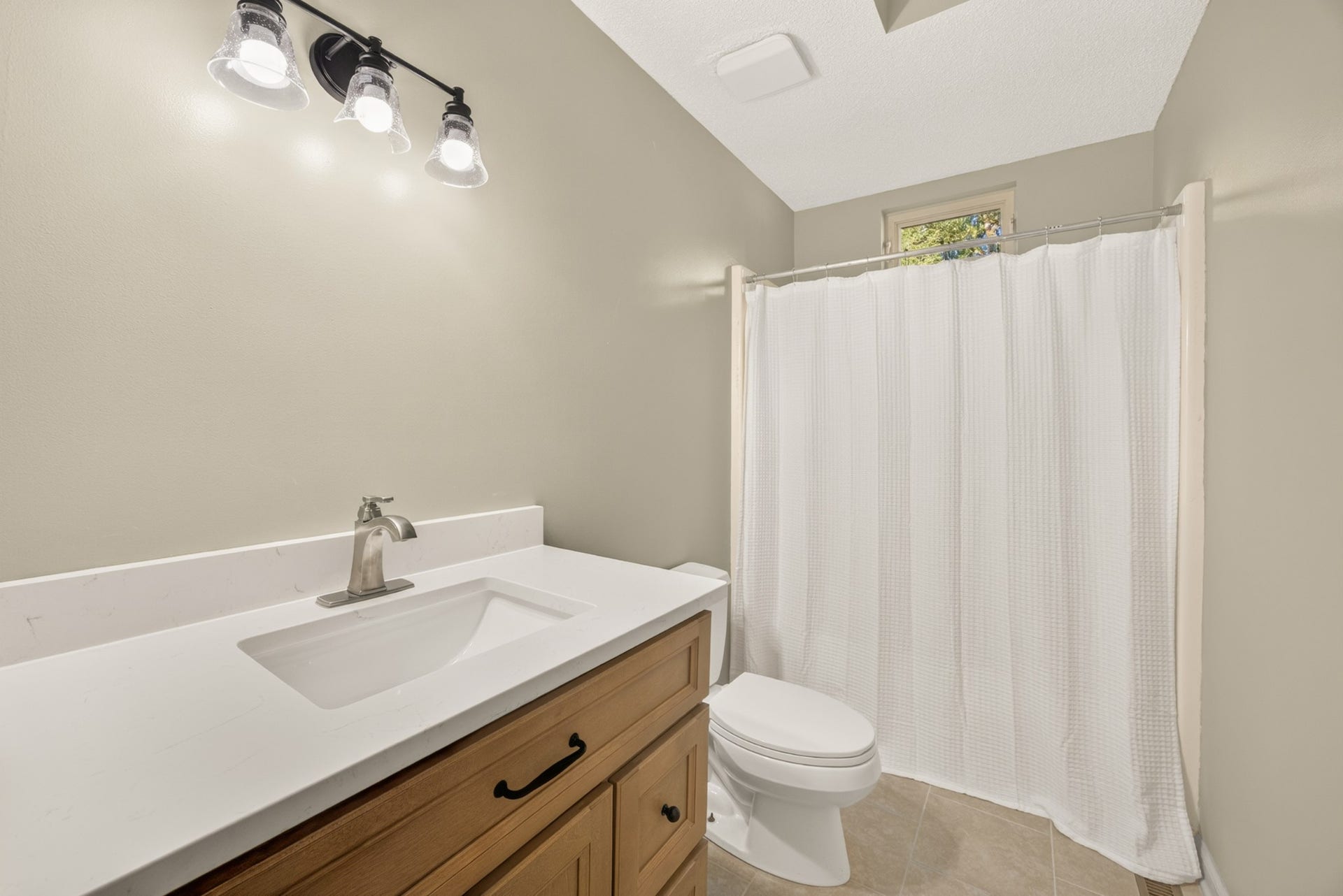 40 Kingsboro Ln, Crossville, TN 38558 40 Kingsboro Ln, Crossville, TN 38558