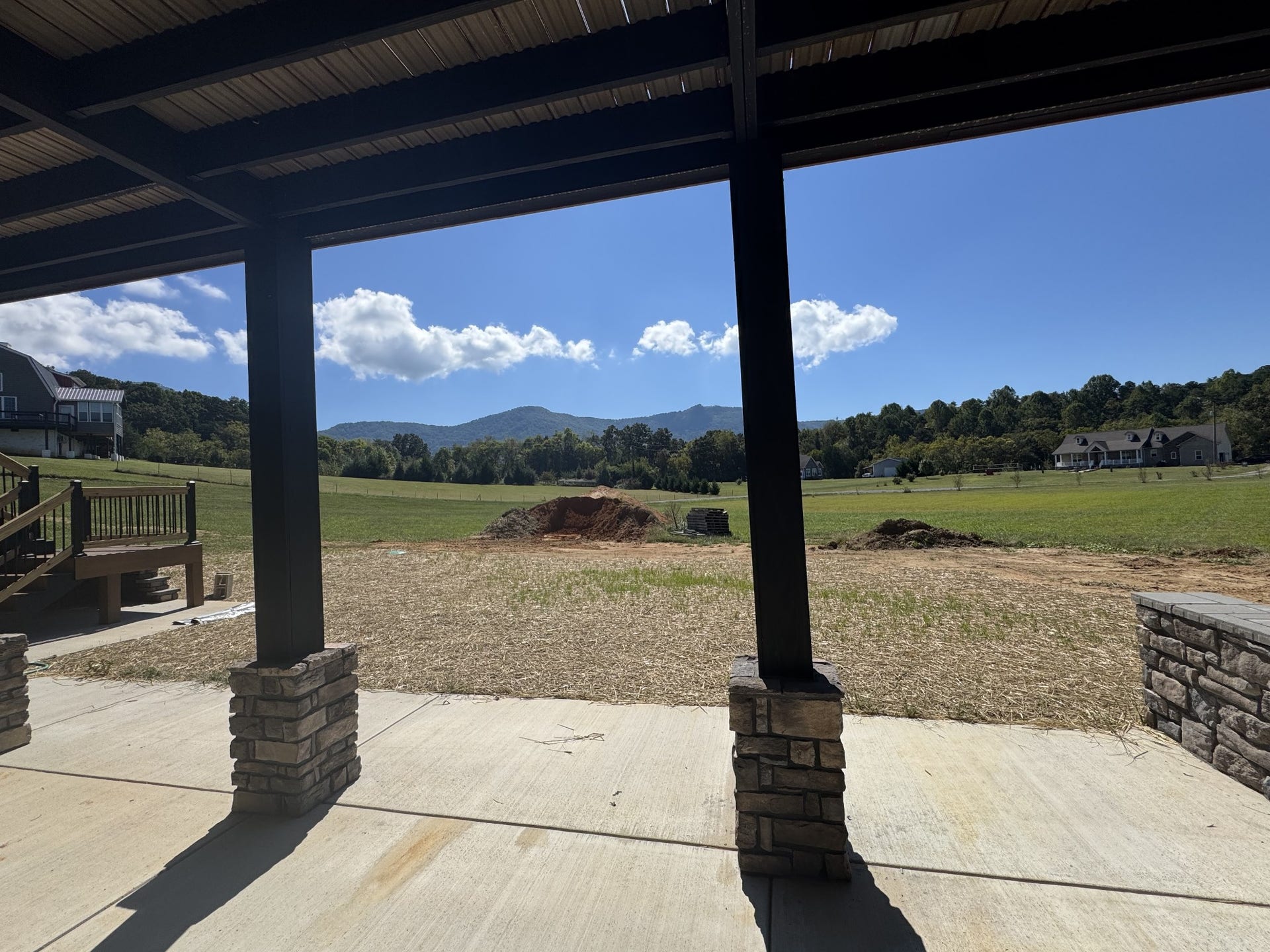180 County Line Rd, Dandridge, TN 37725 180 County Line Rd, Dandridge, TN 37725