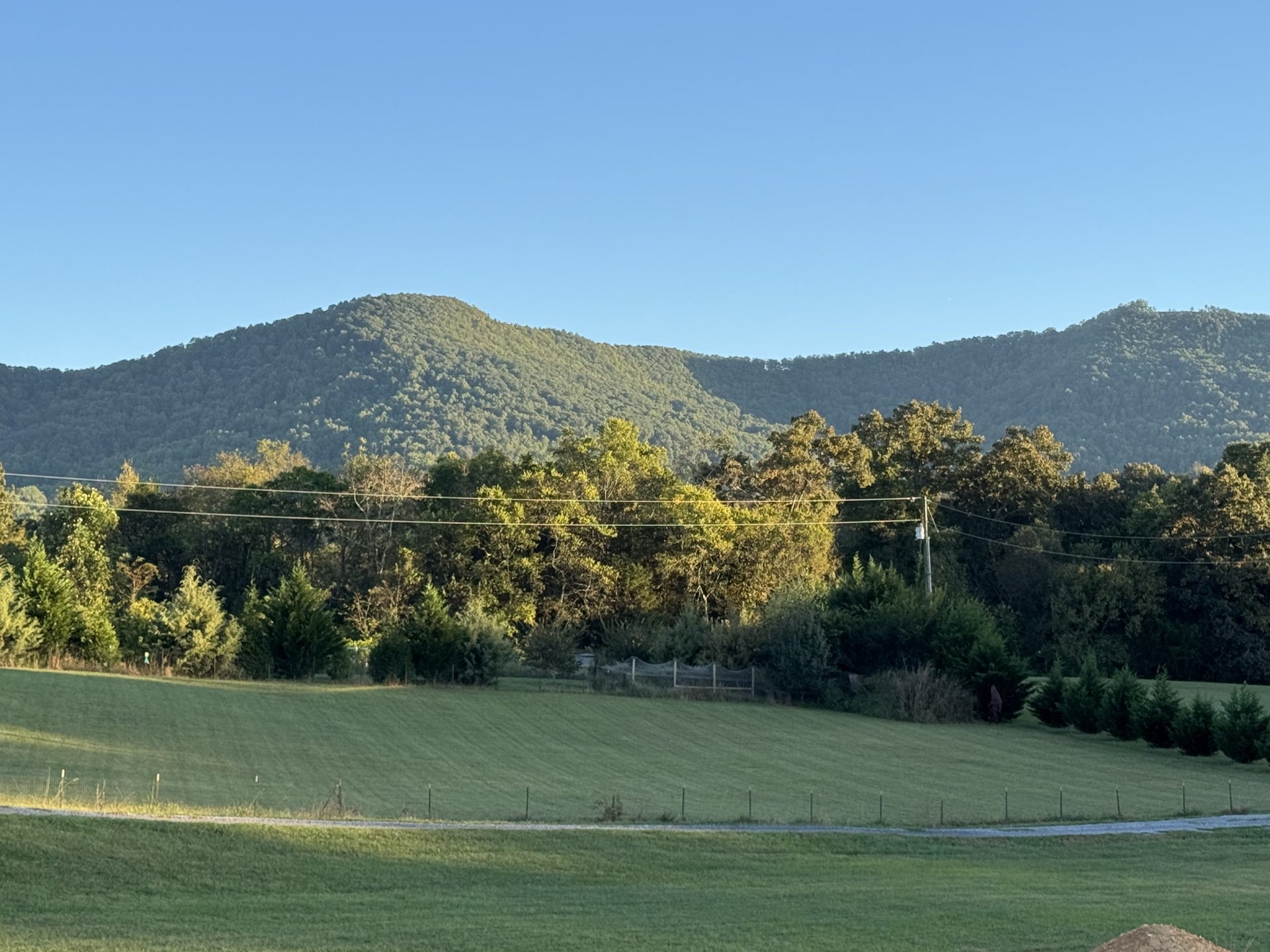 180 County Line Rd, Dandridge, TN 37725 180 County Line Rd, Dandridge, TN 37725