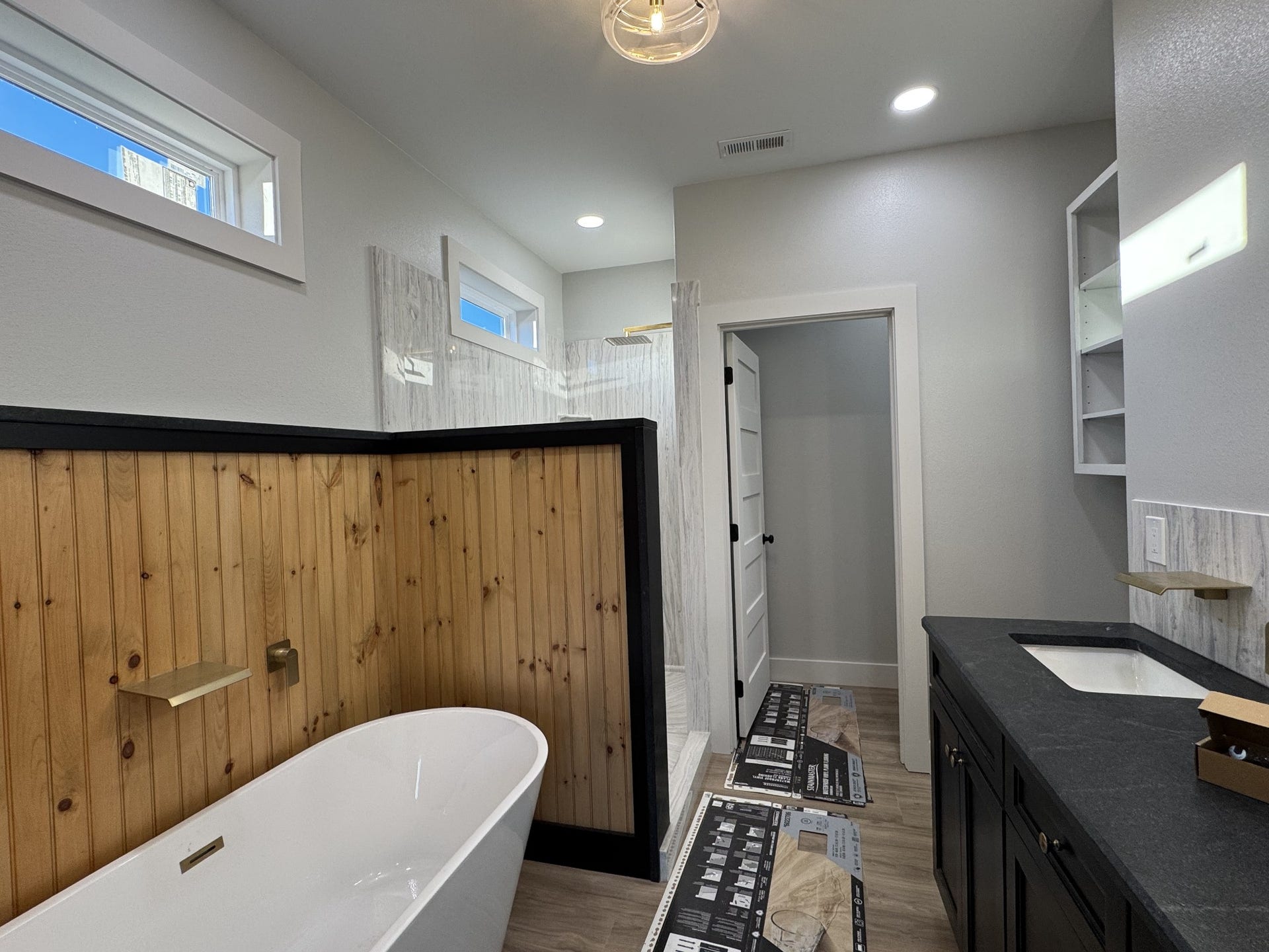 180 County Line Rd, Dandridge, TN 37725 Primary Bath, double vanities, soaking tub, walk-in shower and water closet.
