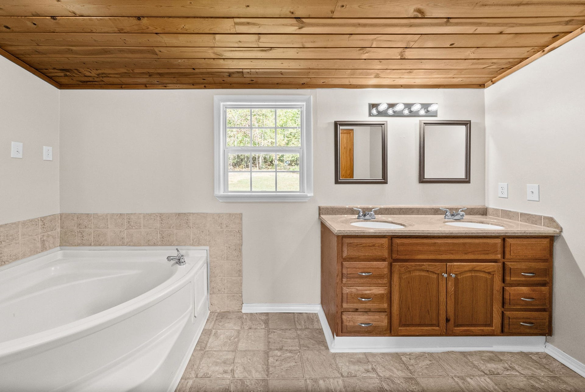 4751 Devers Rd, Southside, TN 37171 4751 Devers Rd, Southside, TN 37171