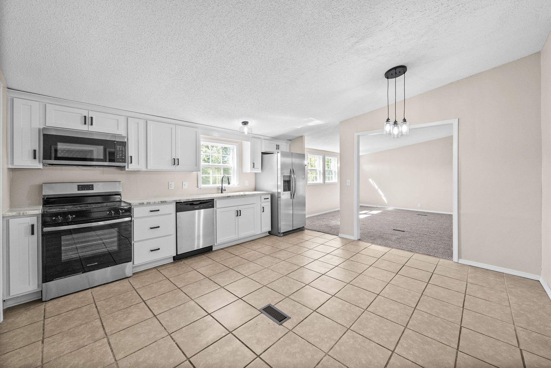 4751 Devers Rd, Southside, TN 37171 4751 Devers Rd, Southside, TN 37171