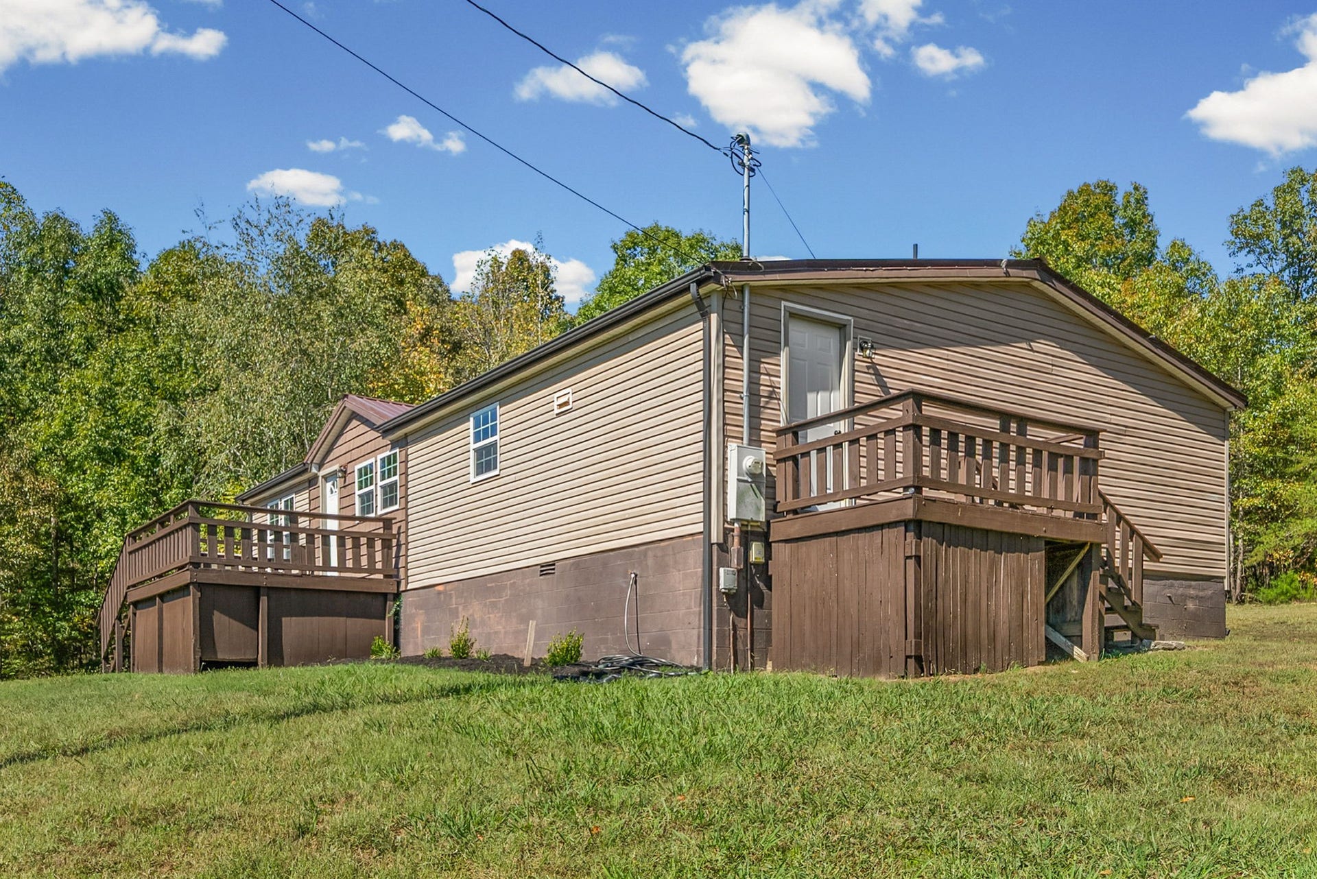 4751 Devers Rd, Southside, TN 37171 4751 Devers Rd, Southside, TN 37171