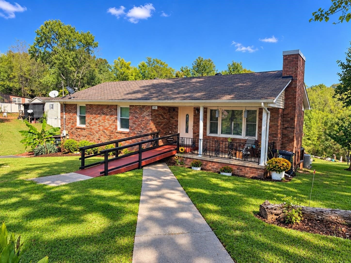 305 THIRD AVE, Collinwood, TN 38450 305 THIRD AVE, Collinwood, TN 38450