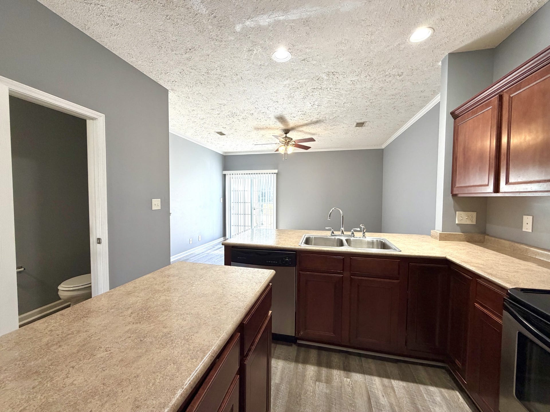70 John Sevier Ave, Clarksville, TN 37040 70 John Sevier Ave, Clarksville, TN 37040