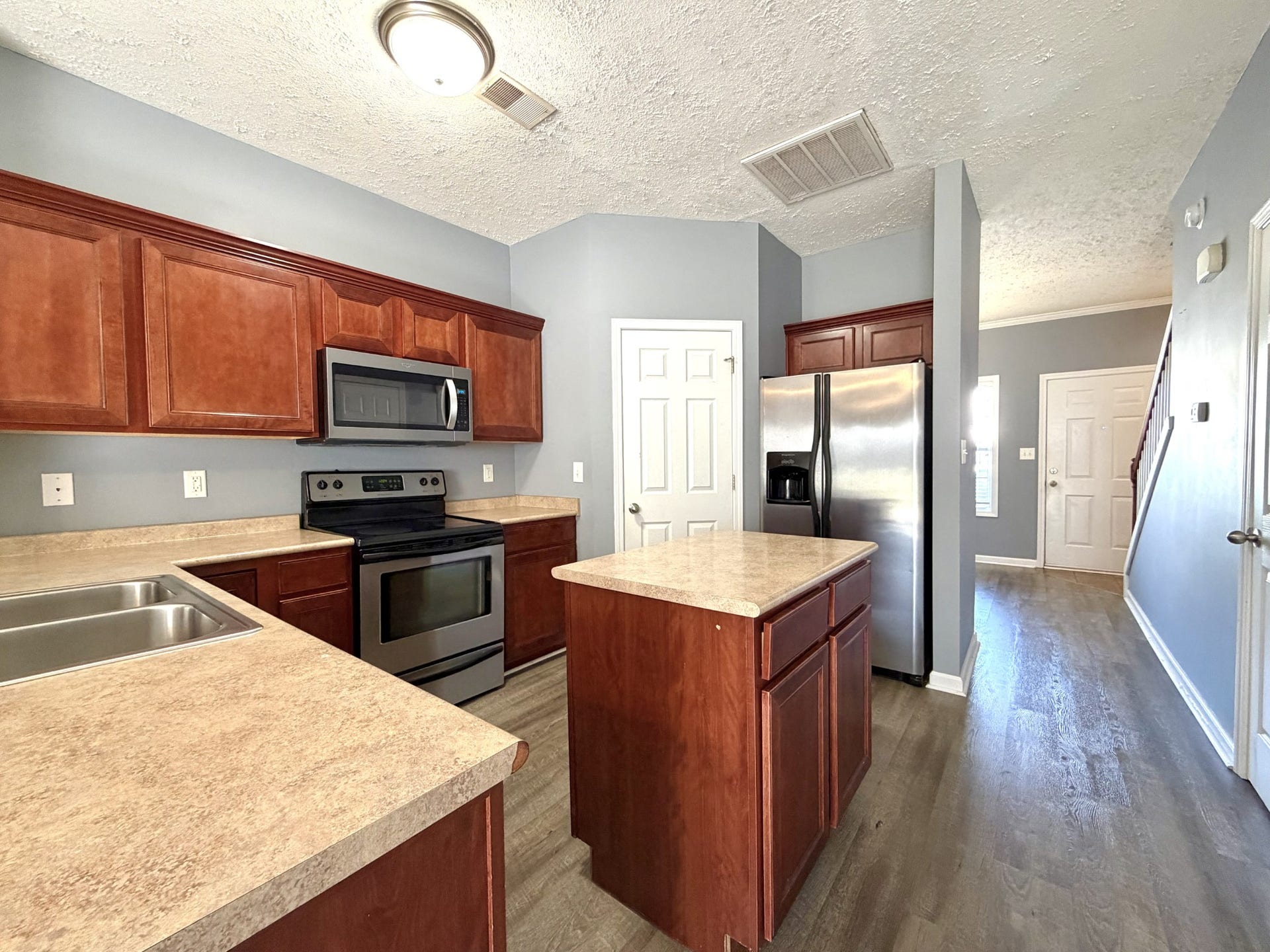70 John Sevier Ave, Clarksville, TN 37040 70 John Sevier Ave, Clarksville, TN 37040