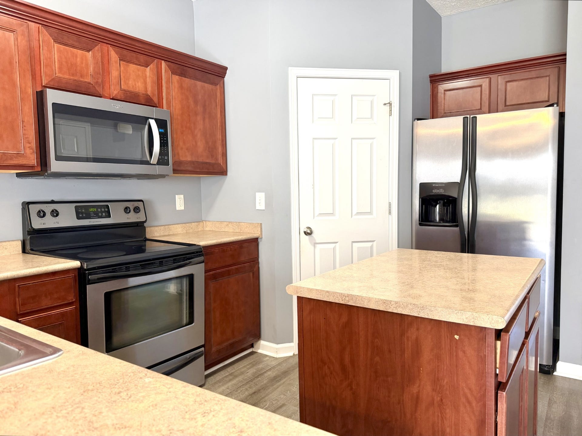 70 John Sevier Ave, Clarksville, TN 37040 70 John Sevier Ave, Clarksville, TN 37040