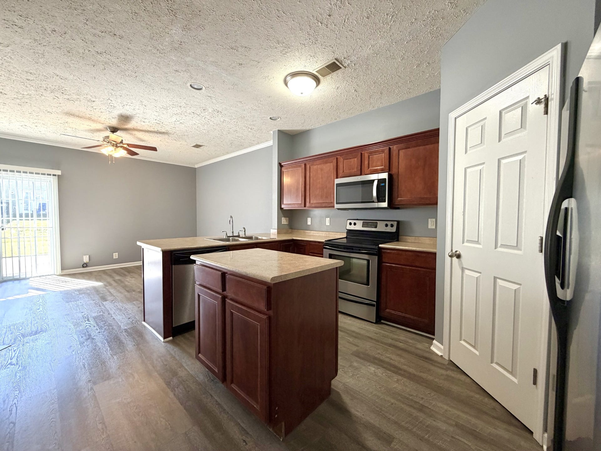 70 John Sevier Ave, Clarksville, TN 37040 70 John Sevier Ave, Clarksville, TN 37040