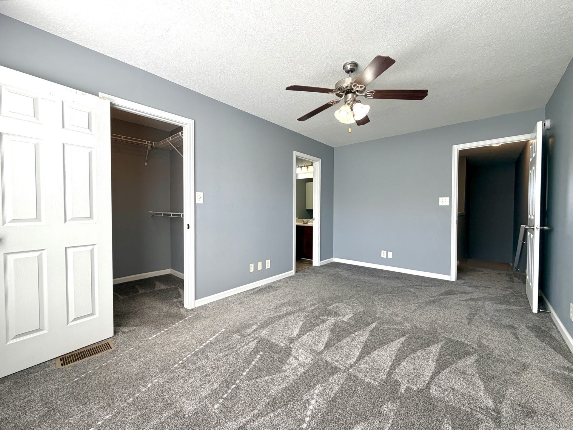 70 John Sevier Ave, Clarksville, TN 37040 70 John Sevier Ave, Clarksville, TN 37040