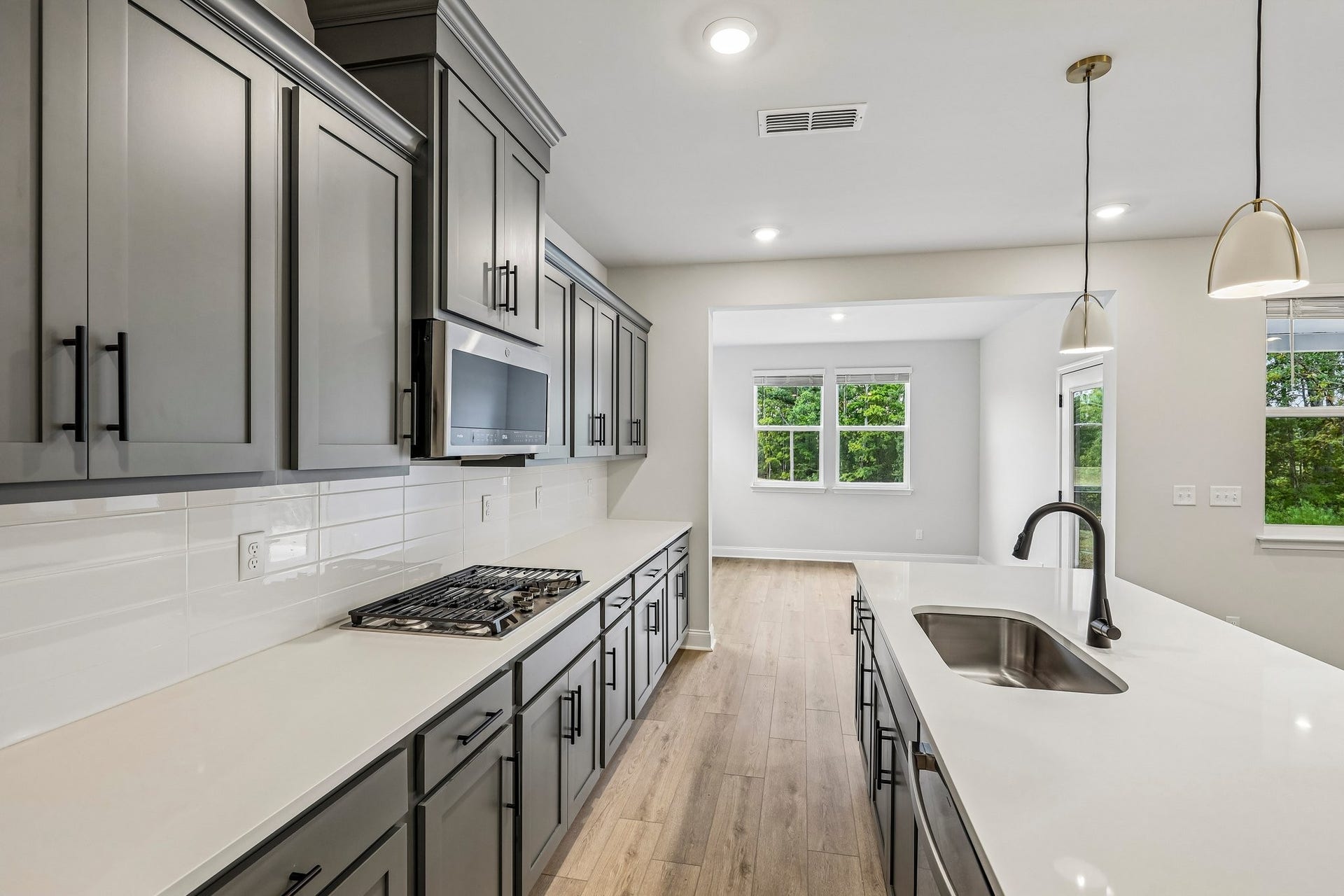 272 Limestone Way, Lebanon, TN 37087 Ample countertop space for entertaining or everyday cooking. Photos may represent sample products of homes under construction. Actual exterior and interior selections may vary.
