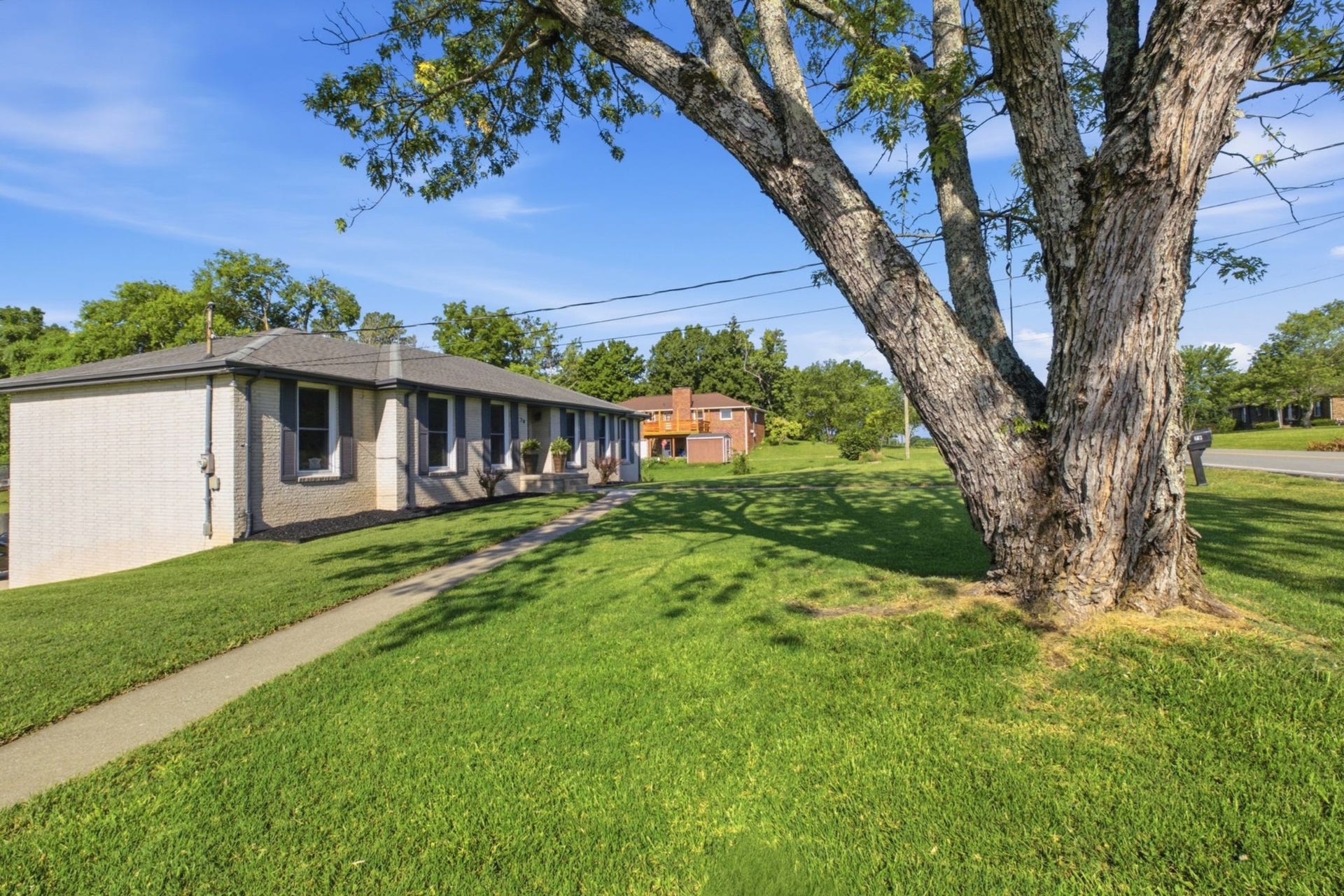 79 E Hill St, Mount Juliet, TN 37122 79 E Hill St, Mount Juliet, TN 37122