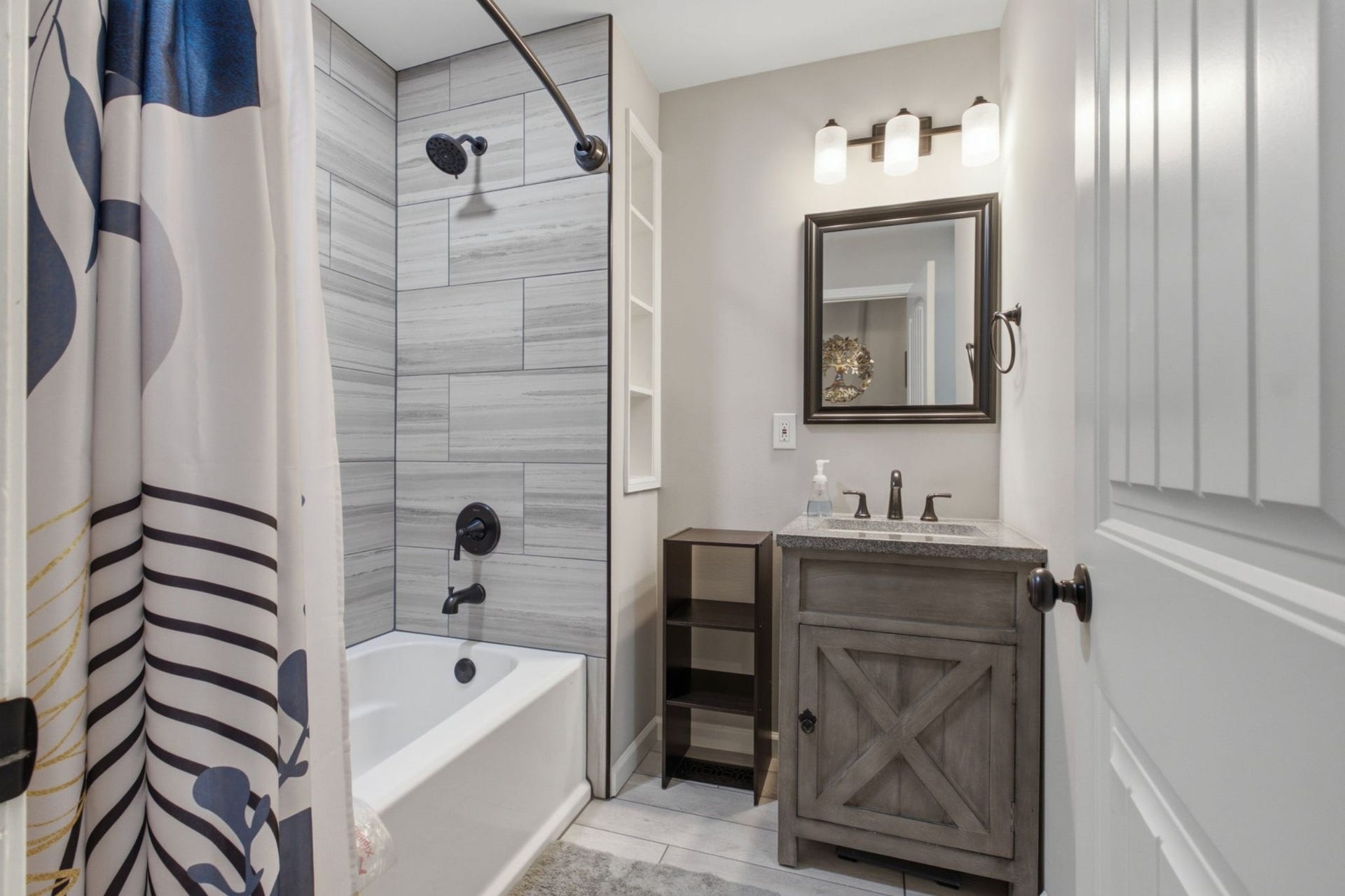 79 E Hill St, Mount Juliet, TN 37122 79 E Hill St, Mount Juliet, TN 37122