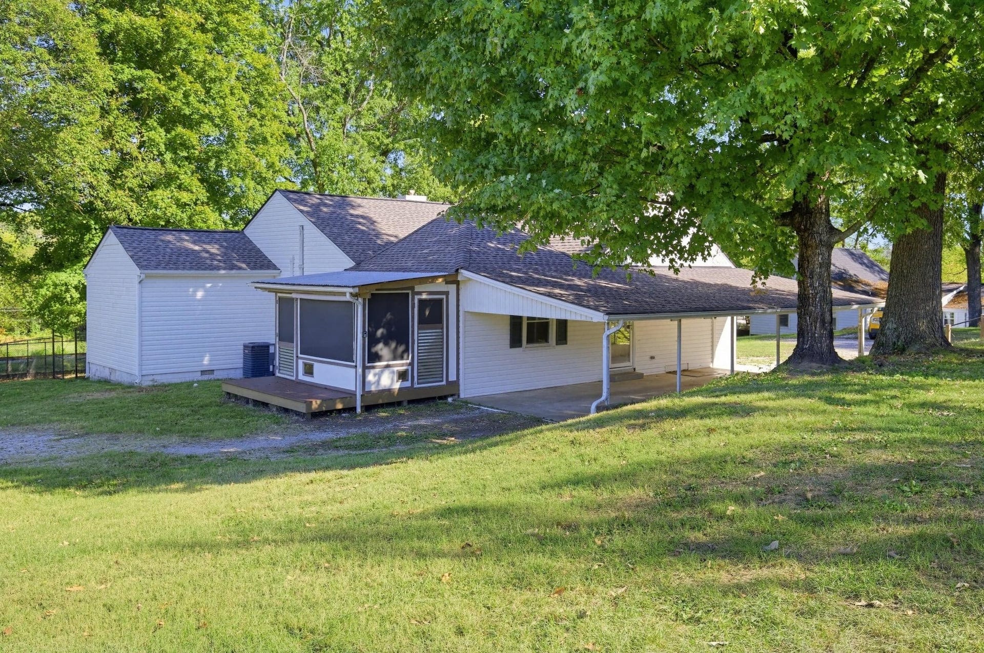 1017 Depot St, Culleoka, TN 38451 1017 Depot St, Culleoka, TN 38451
