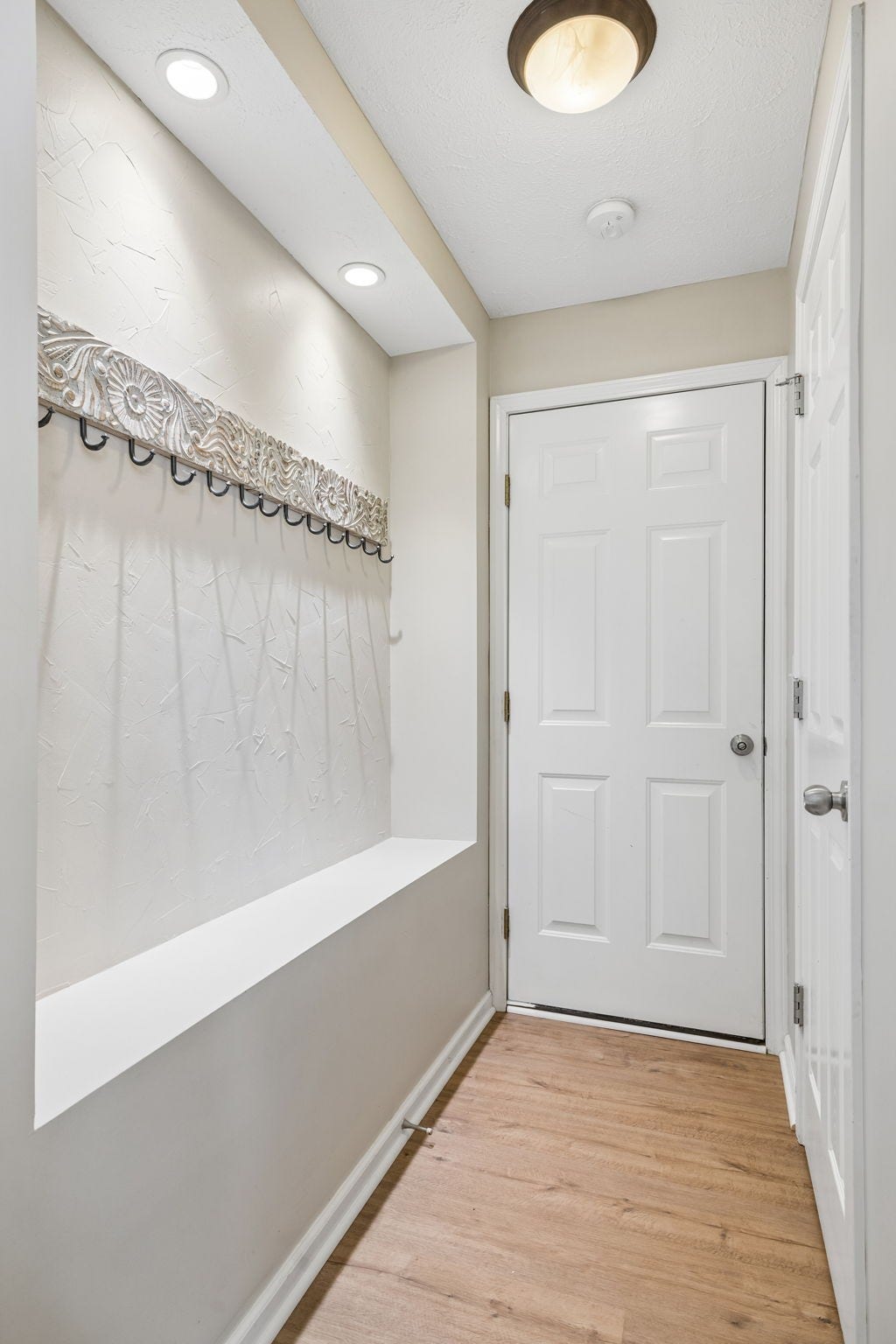 7460 Riverland Dr, Nashville, TN 37221 mud room area