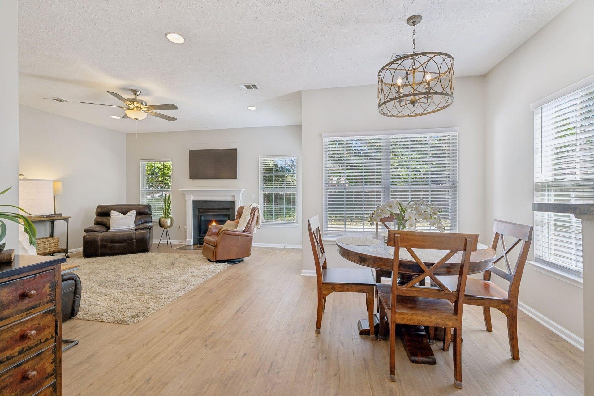7460 Riverland Dr, Nashville, TN 37221 additional dining and living room
