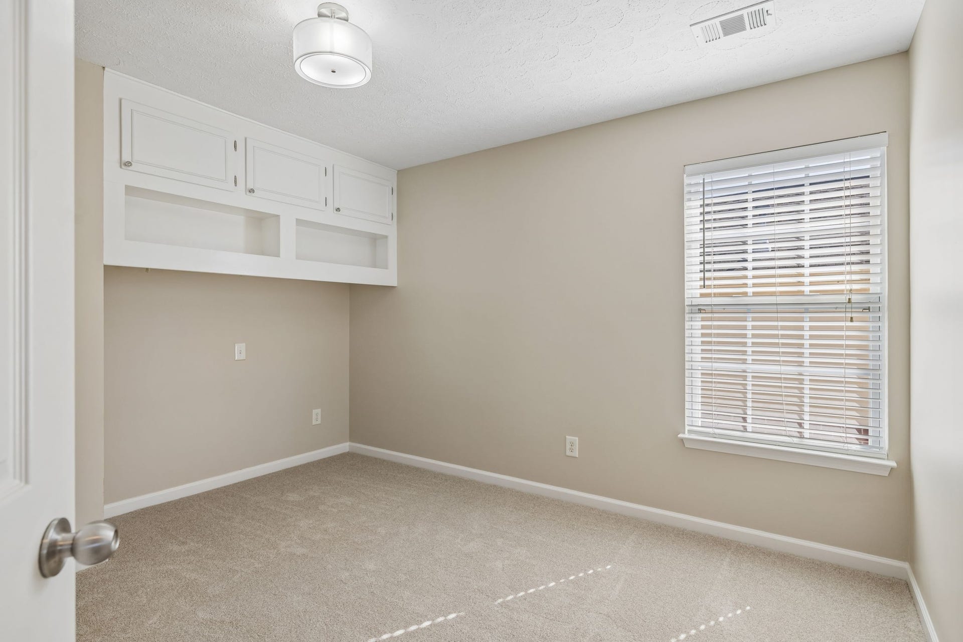 7460 Riverland Dr, Nashville, TN 37221 guest room 1 with built-ins