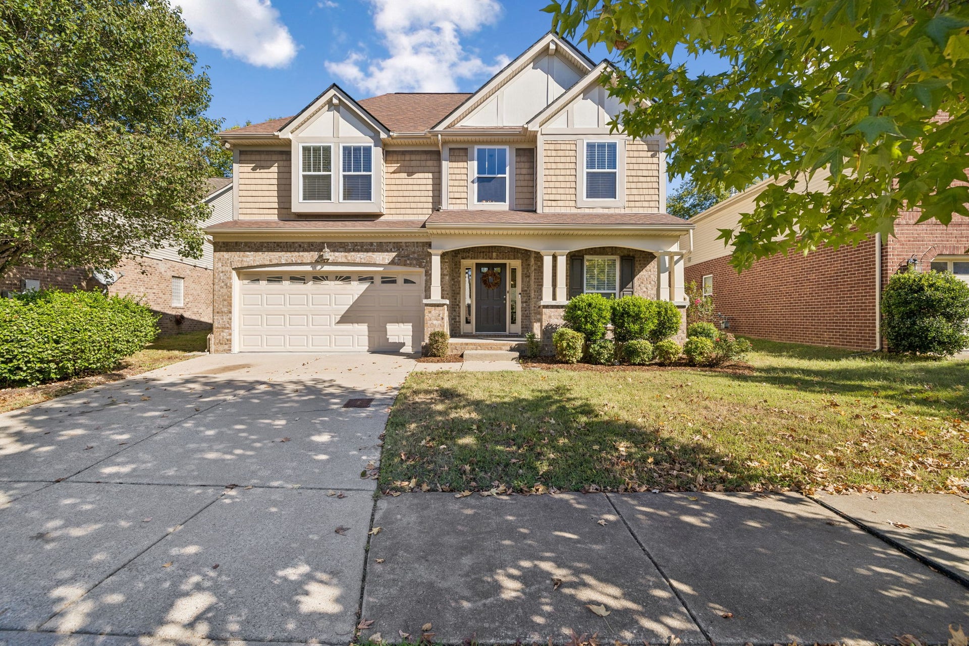 7460 Riverland Dr, Nashville, TN 37221 There's a lot to love about this Riverwalk home
