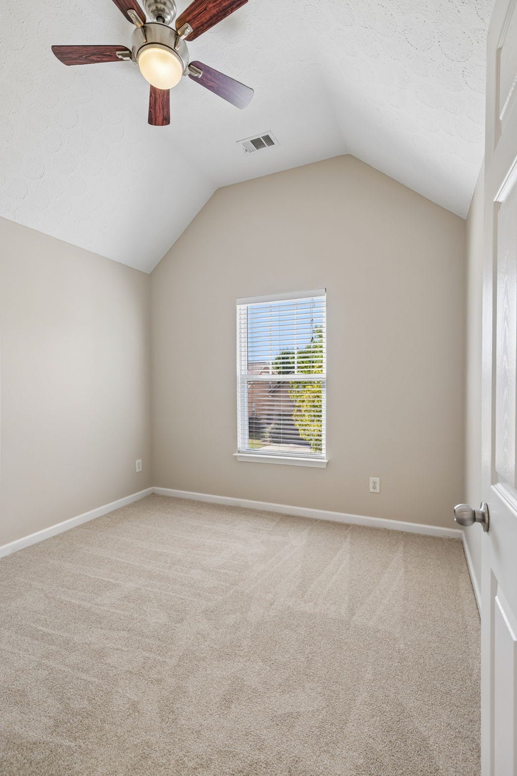 7460 Riverland Dr, Nashville, TN 37221 guest room 2