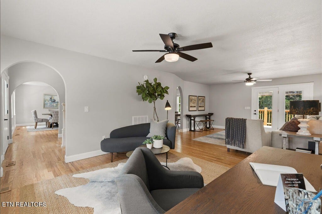 12801 Peach View Drive, Knoxville, TN 37922 12801 Peach View Drive, Knoxville, TN 37922