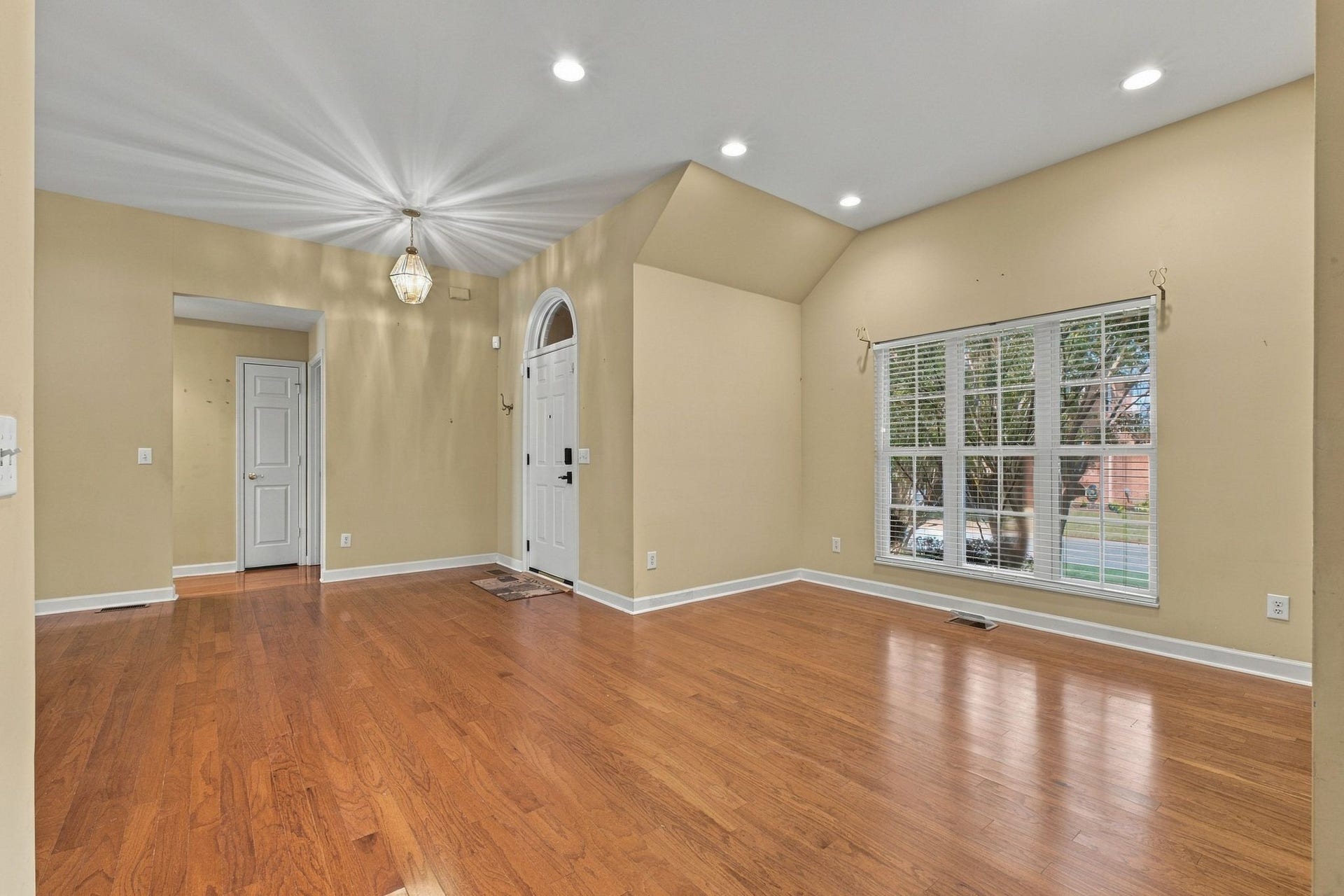 4952 Tulip Grove Ln, Hermitage, TN 37076 4952 Tulip Grove Ln, Hermitage, TN 37076