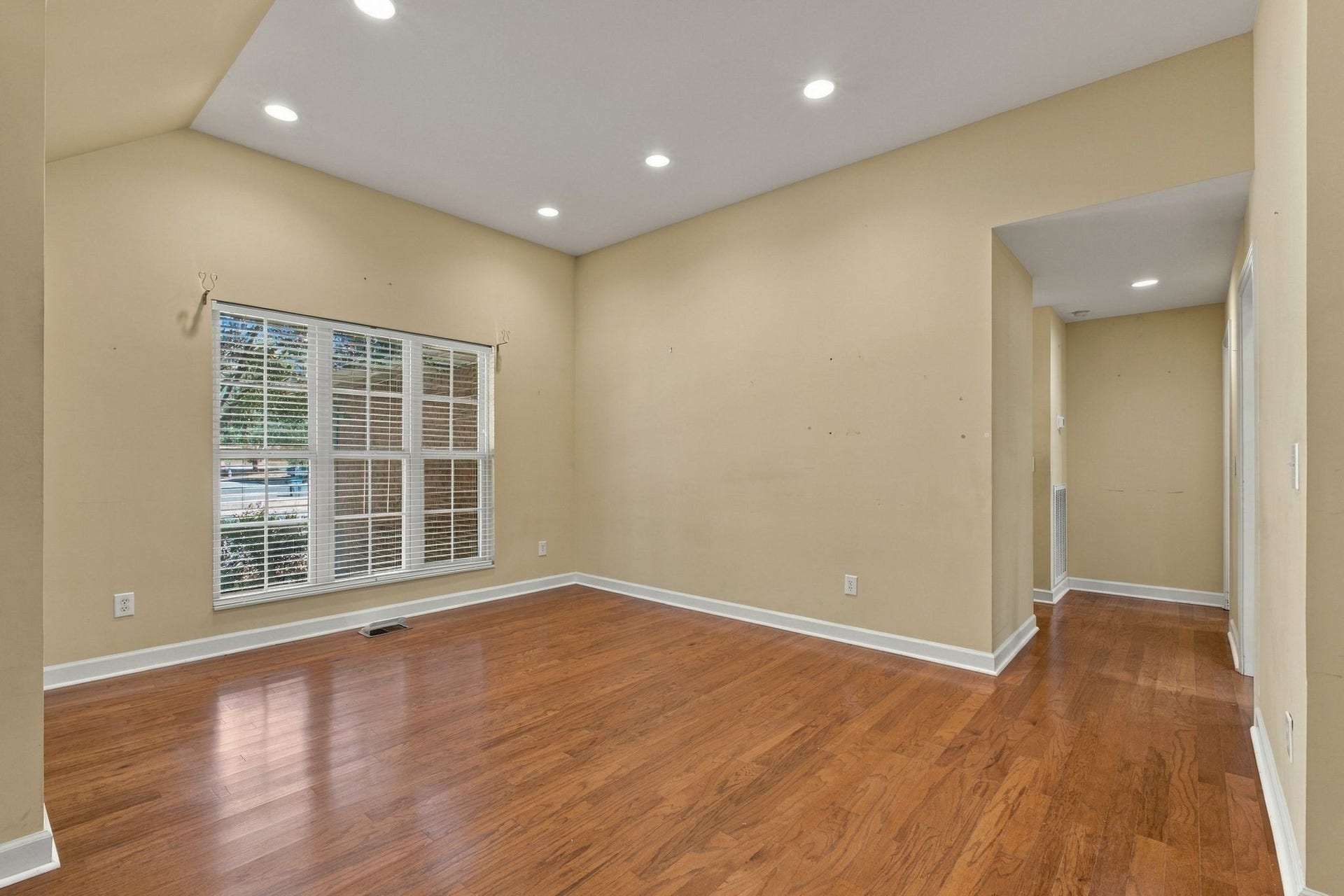 4952 Tulip Grove Ln, Hermitage, TN 37076 4952 Tulip Grove Ln, Hermitage, TN 37076