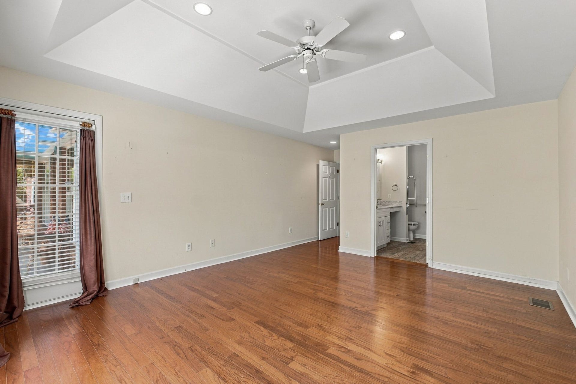 4952 Tulip Grove Ln, Hermitage, TN 37076 4952 Tulip Grove Ln, Hermitage, TN 37076