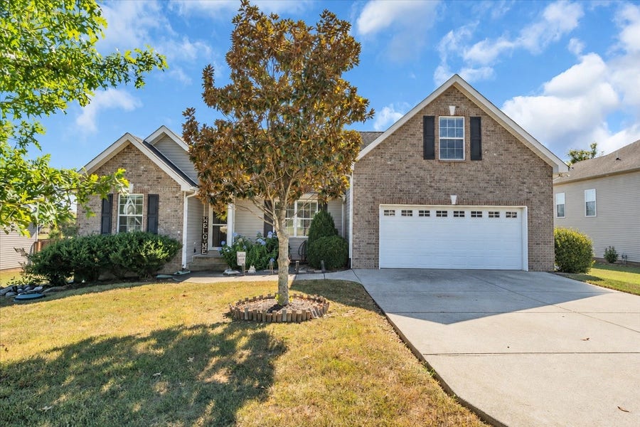 Property photo for 1233 Crescent Ridge Dr, Murfreesboro, TN
