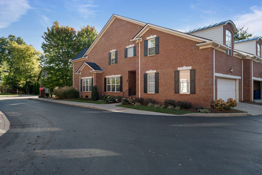 Property photo for 128 Brilliantine Cir, Franklin, TN