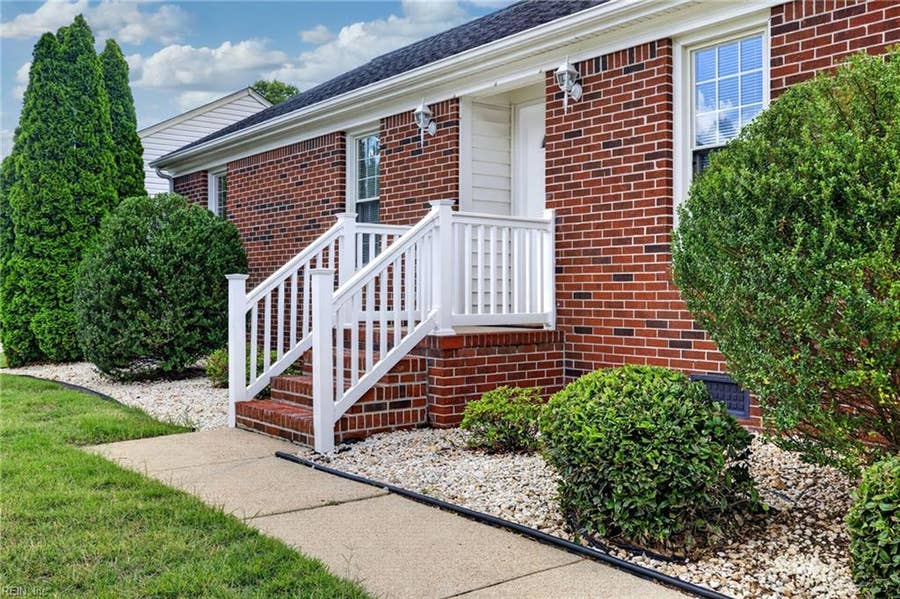 Property photo for 1024 Weeping Willow Drive, Chesapeake, VA