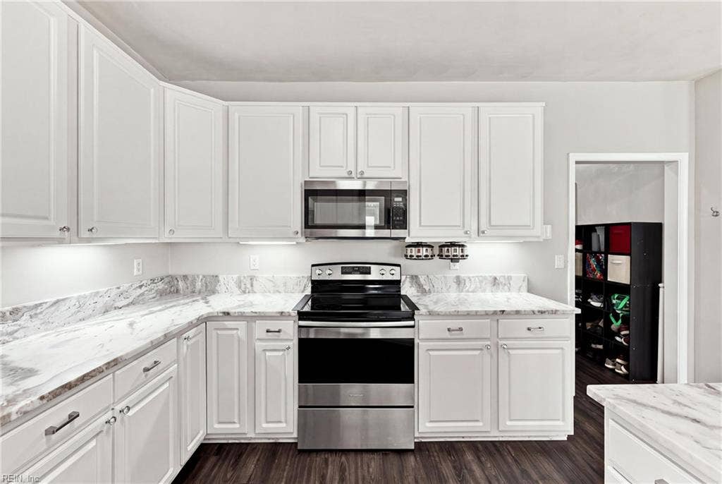 207 Catalpa Court, Suffolk, VA 23435 Kitchen area