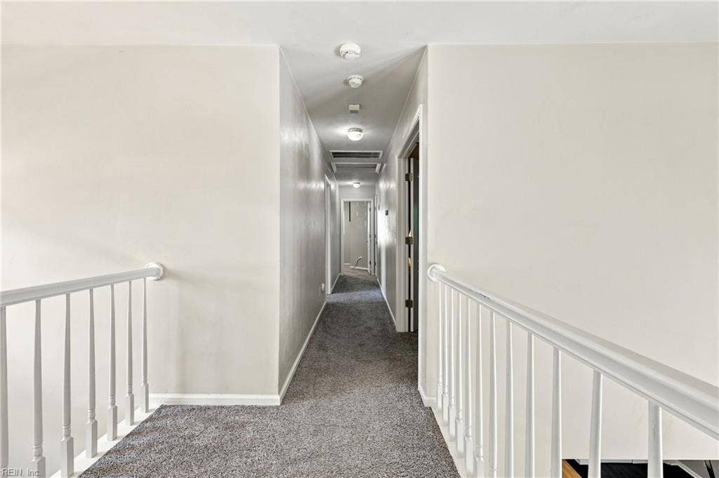 207 Catalpa Court, Suffolk, VA 23435 Second floor walkway to Primary Suite and spare bedrooms