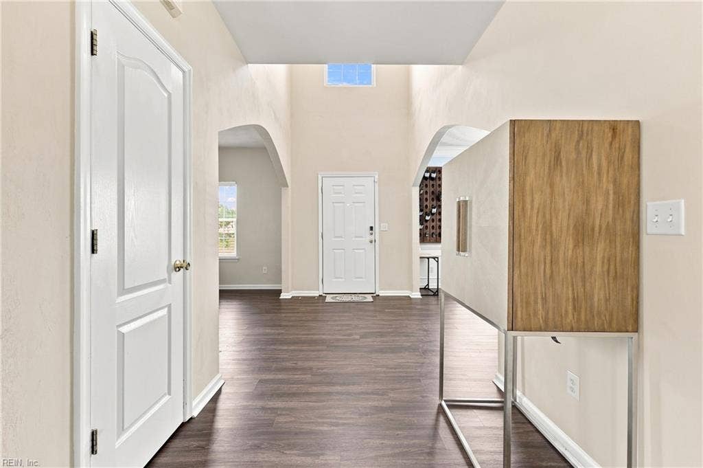 207 Catalpa Court, Suffolk, VA 23435 Foyer area looking from Great Room area