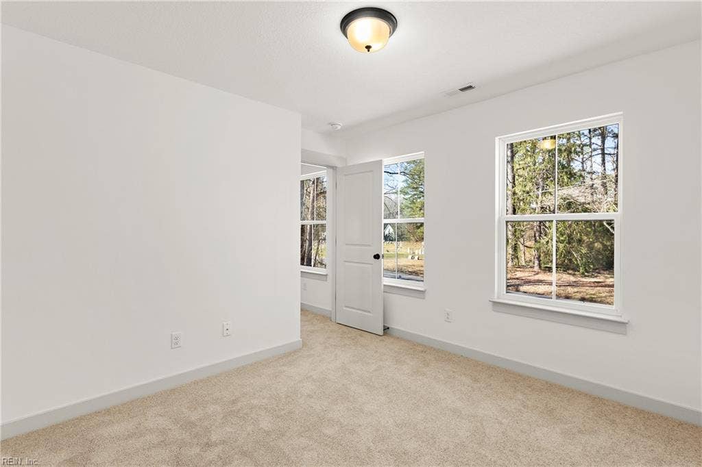 You will find 3 secondary bedrooms, an Office, and a Loft on the 2nd floor.Each secondary bedroom offers carpeting, overhead lighting, and a closet.