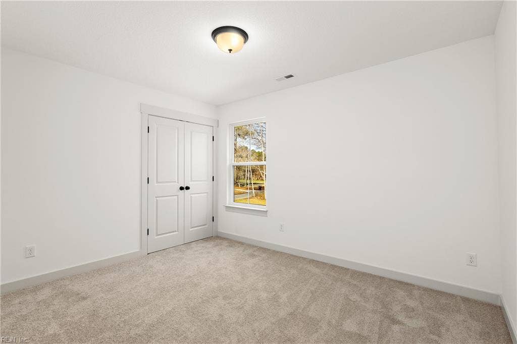 You will find 3 secondary bedrooms, an Office, and a Loft on the 2nd floor.Each secondary bedroom offers carpeting, overhead lighting, and a closet.