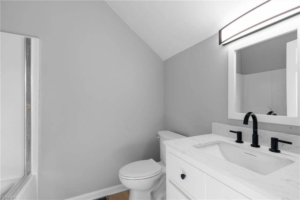 2276 Rio Rancho Drive, Lagamor, Virginia Beach, VA 23456 Full Bathroom with tub in Suite above detached Garage