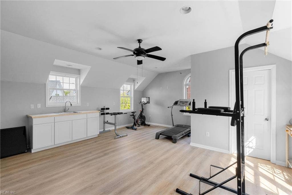 2276 Rio Rancho Drive, Lagamor, Virginia Beach, VA 23456 Suite above Garage with Full Bathroom and min-kitchen area A/C & Heat