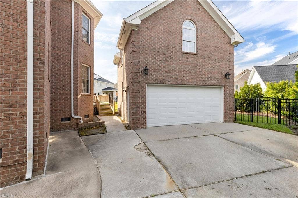 2276 Rio Rancho Drive, Lagamor, Virginia Beach, VA 23456 2 Car Detached Garage