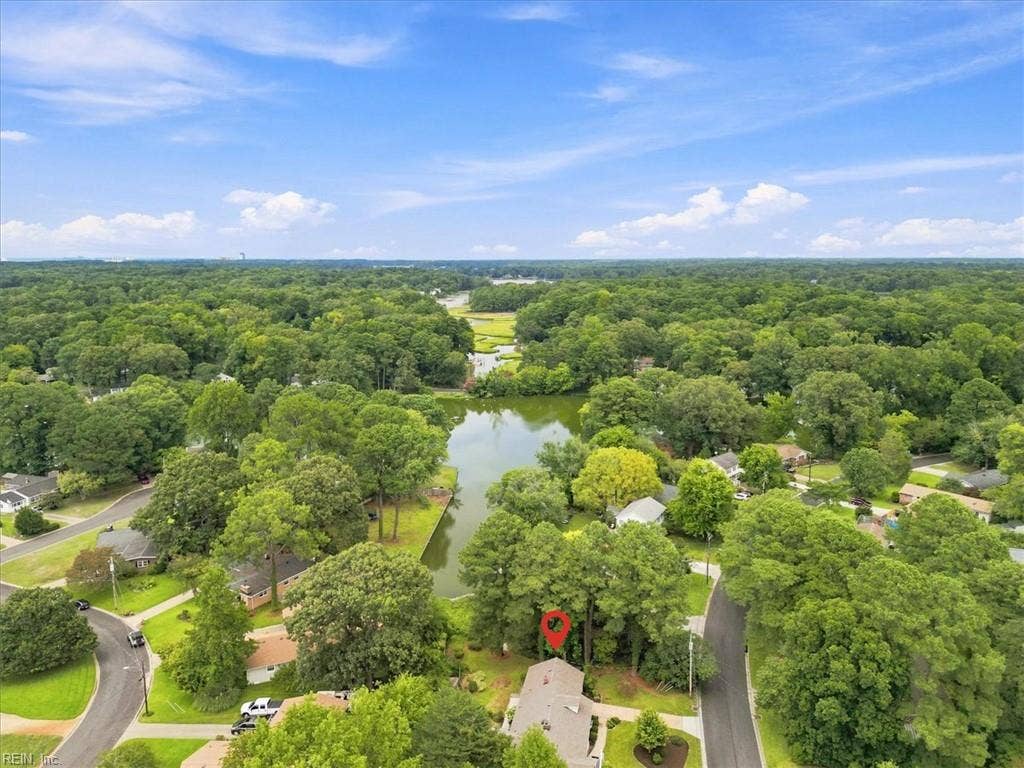 Aerial view of Lake Forest in Kings Grant