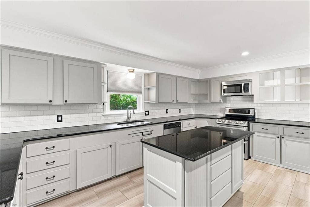 3040 Edinburgh Drive, Kings Grant, Virginia Beach, VA 23452