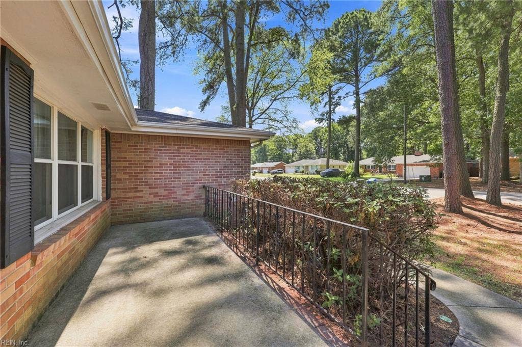 1041 Dulcie Avenue, Virginia Beach, VA 23455 1041 Dulcie Avenue, Virginia Beach, VA 23455