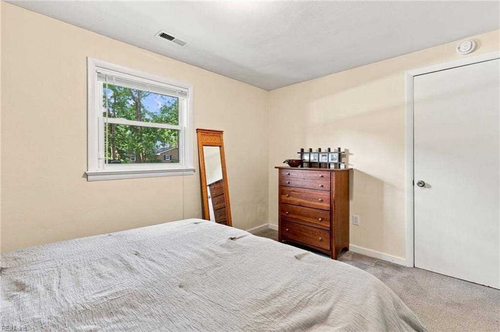 1041 Dulcie Avenue, Virginia Beach, VA 23455 1041 Dulcie Avenue, Virginia Beach, VA 23455