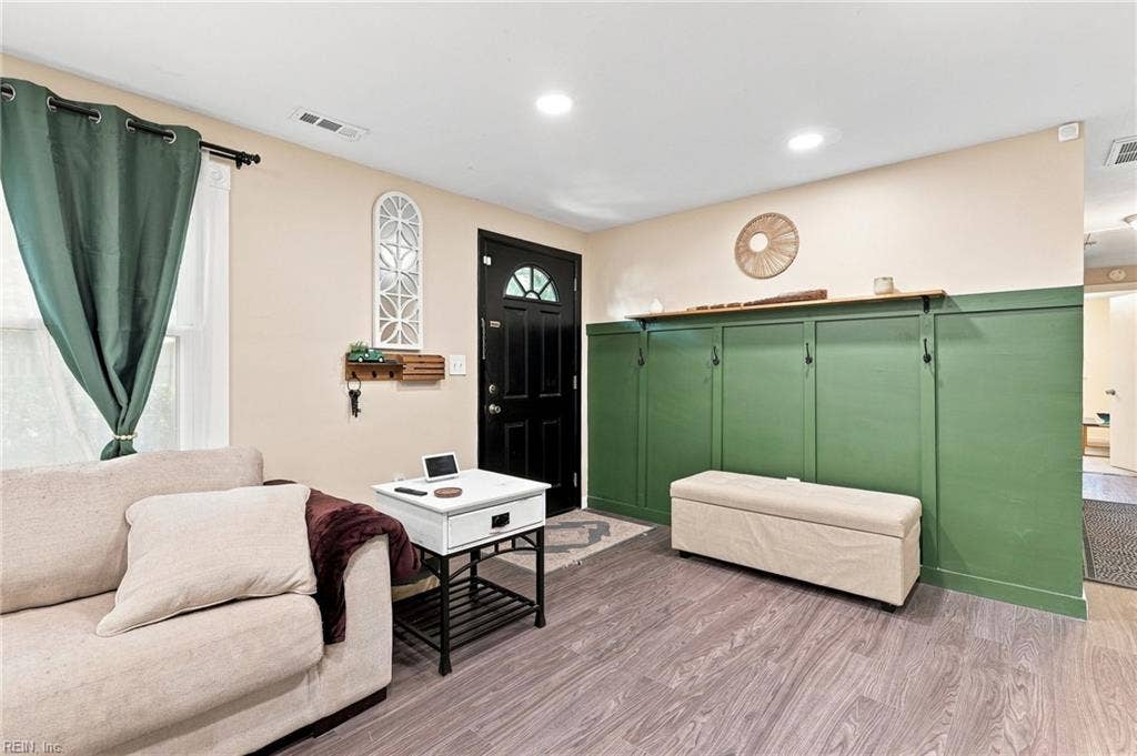 1041 Dulcie Avenue, Virginia Beach, VA 23455 1041 Dulcie Avenue, Virginia Beach, VA 23455