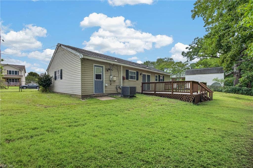 17 Stoneybrook Lane, Stoneybrook Estate, Newport News, VA 23608 17 Stoneybrook Lane, Stoneybrook Estate, Newport News, VA 23608