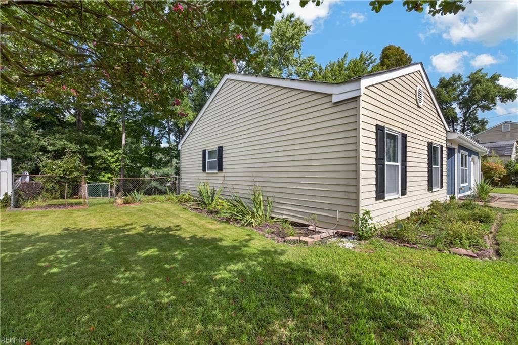 17 Stoneybrook Lane, Stoneybrook Estate, Newport News, VA 23608 17 Stoneybrook Lane, Stoneybrook Estate, Newport News, VA 23608
