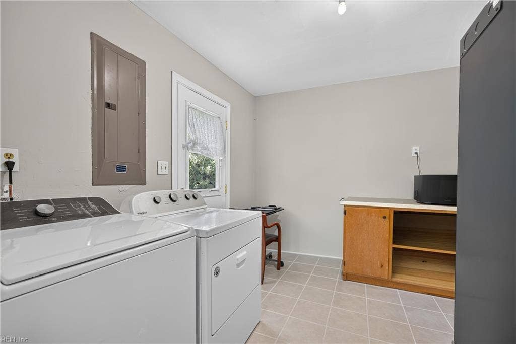 17 Stoneybrook Lane, Stoneybrook Estate, Newport News, VA 23608 17 Stoneybrook Lane, Stoneybrook Estate, Newport News, VA 23608