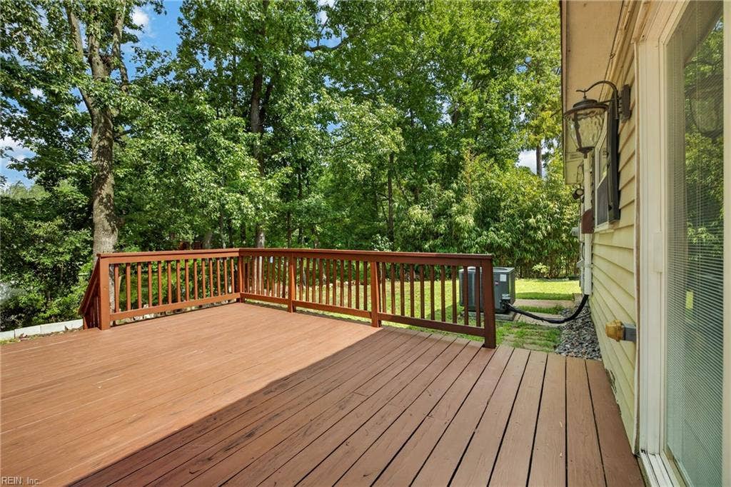 17 Stoneybrook Lane, Stoneybrook Estate, Newport News, VA 23608 17 Stoneybrook Lane, Stoneybrook Estate, Newport News, VA 23608