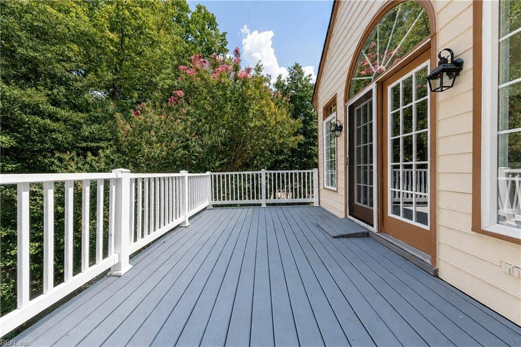 Large Deck on rear off Sunroom with Trex decking