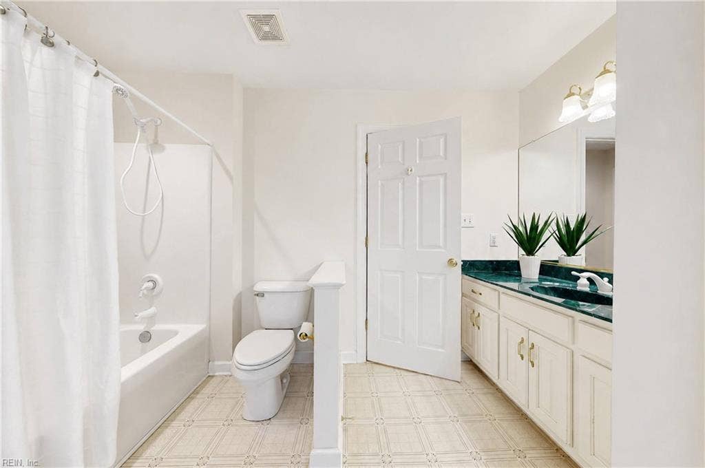 Large Guest Bath
