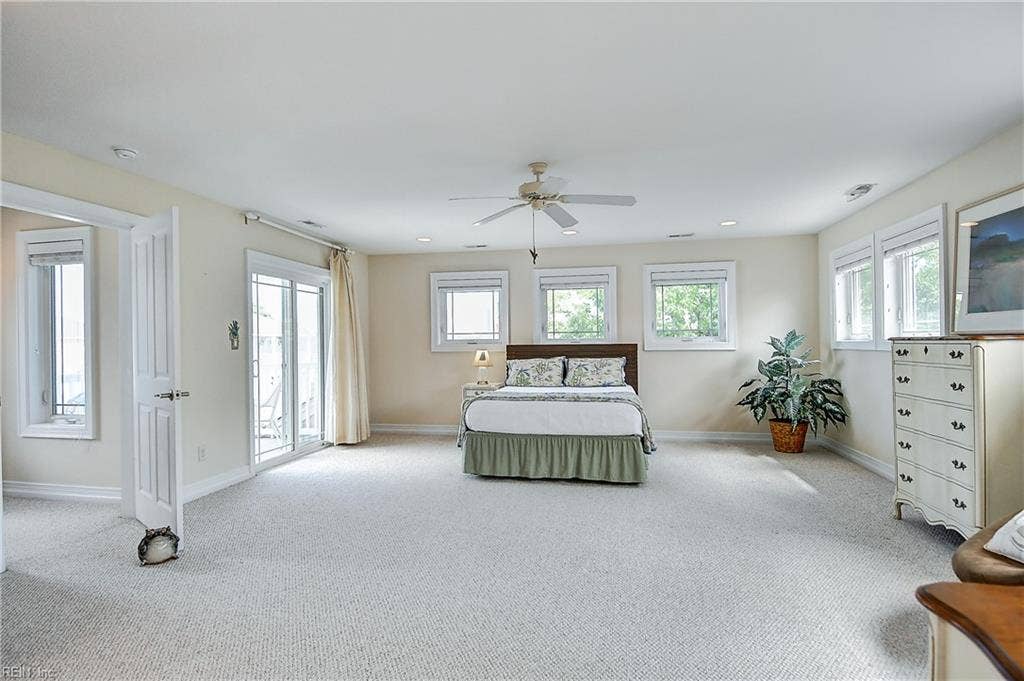 5512 Holly Road, North End, Virginia Beach, VA 23451 5512 Holly Road, North End, Virginia Beach, VA 23451