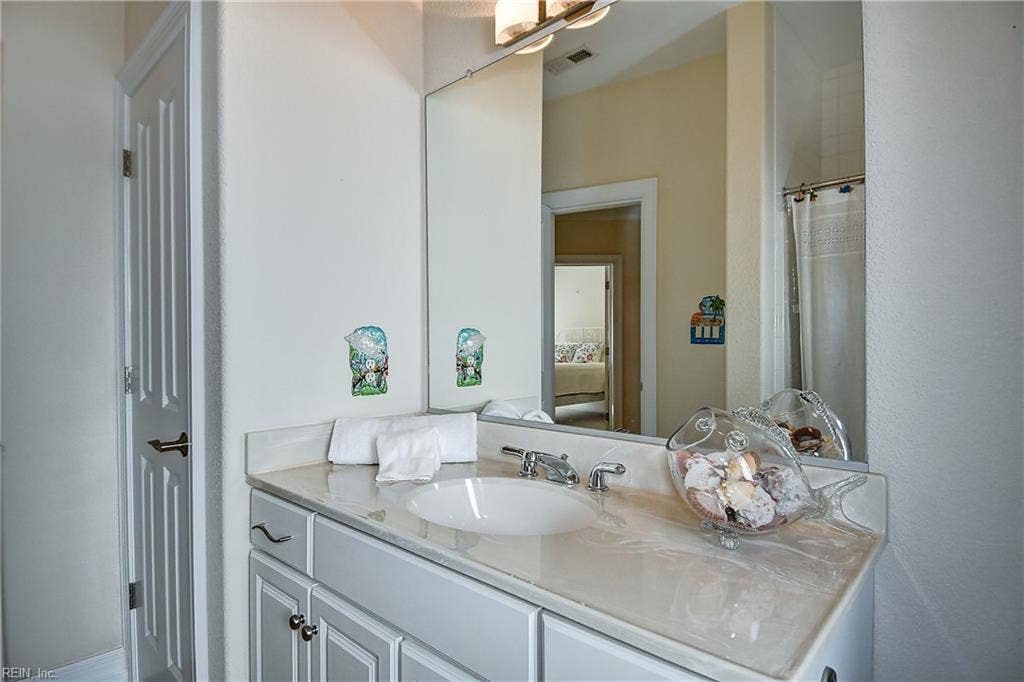 5512 Holly Road, North End, Virginia Beach, VA 23451 5512 Holly Road, North End, Virginia Beach, VA 23451